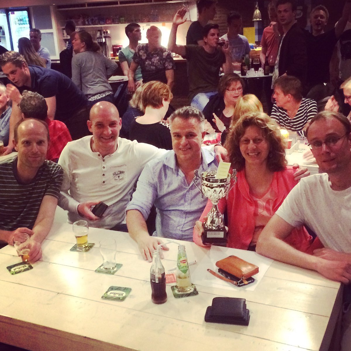 TeamEnscheDAY's tweet image. Winnaars pubquiz 2017!