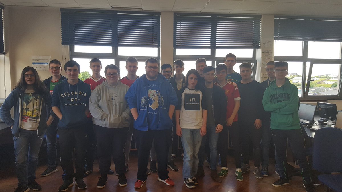 MuckiancSrc's tweet photo. Level 3 IT group 1B are sooo close to the end of term.These guys have worked so hard this year.Grear results! #proudteachermoment  @srcchat https://t.co/jiIJrAEhRj