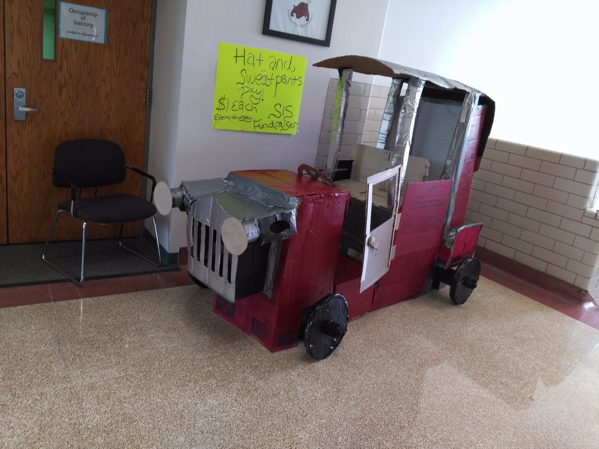 scstein1's tweet photo. 5 days of work #modeltchallenge Senior #bulldogpride https://t.co/oTCZVRJd9L