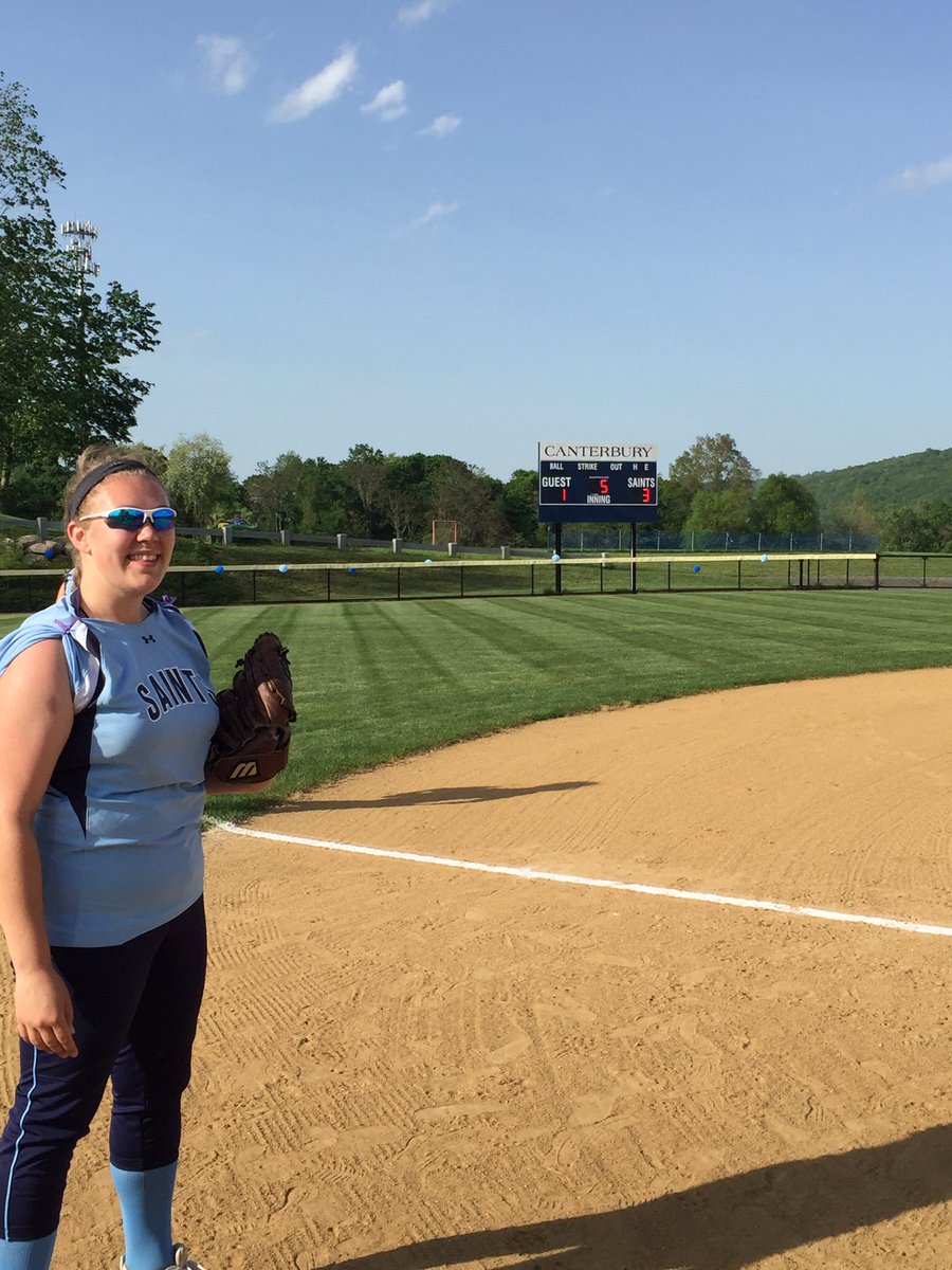 cburysoftball's tweet photo. 2 RBI single for Stepankiw and the Saints lead 3-1 @ end of 4th. Grissmer and Allain score. #cburysaints #cbury1617 #cburysoftball https://t.co/TFlRcoywkz