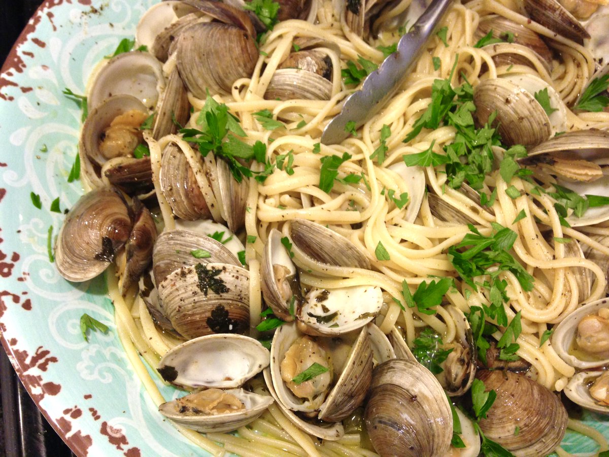 Chef_Paulette's tweet photo. #pasta w #clams #vongole #seafood #myfavorite https://t.co/V4M6yG4tmB