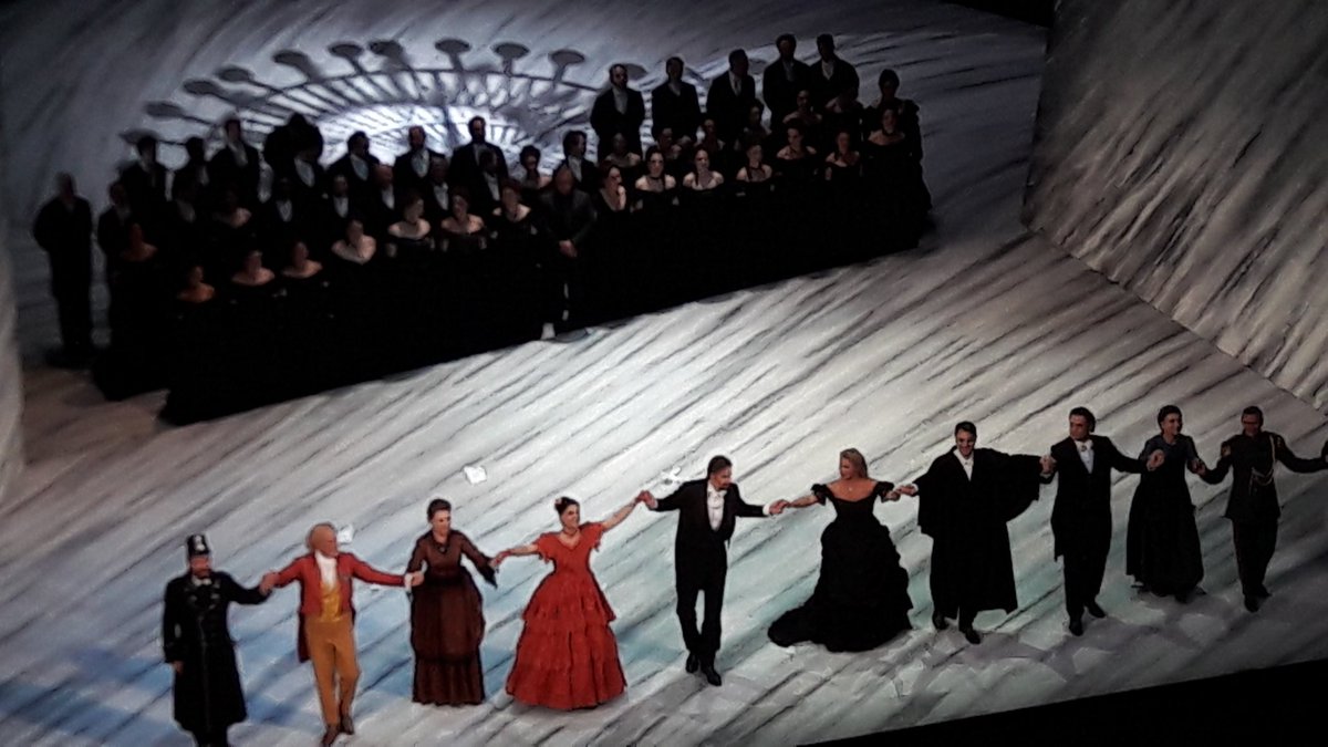 fbreysse's tweet photo. Difficile de revenir sur terre après un tel Onéguine. Les affres de la passion s'incarnent dans le chant d'Anna Netrebko et Peter Mattei. https://t.co/8YLa97yxpl