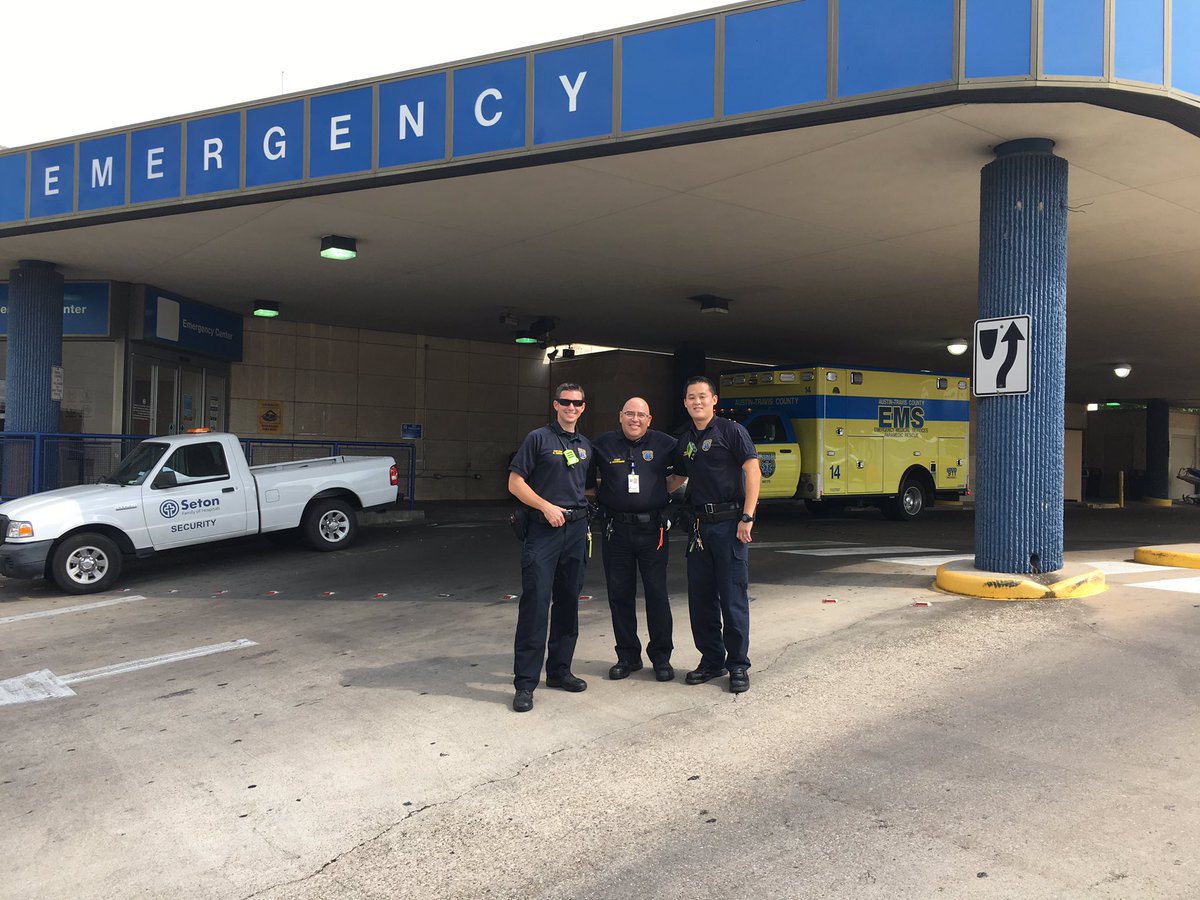 AtcemsErnesto's tweet photo. @atcems medic 14 with me at Brackenridge. Lots of lives have been saved over many years here. https://t.co/WedpqPDuet