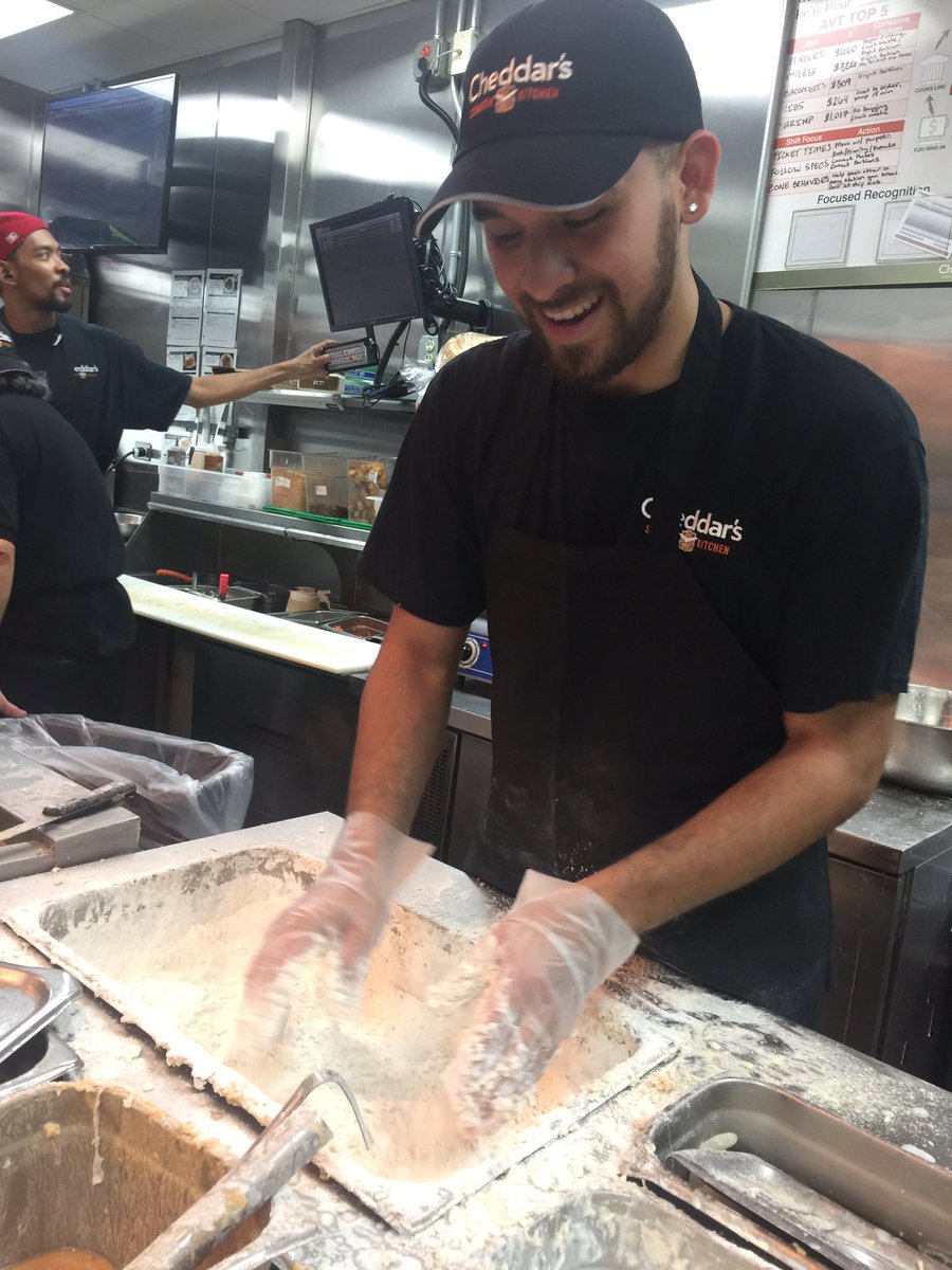 llancaster67's tweet photo. Joseph knocking out fry! #onecheddars https://t.co/rKnUYU5NV2