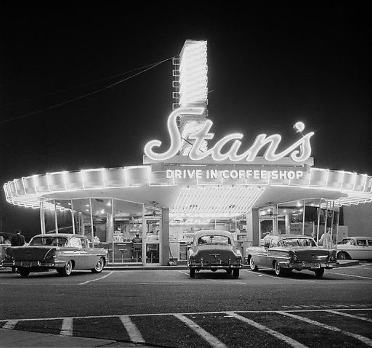 EarlyLosAngeles's tweet photo. In 1958, way before Starbucks, there was Stan’s Drive-in Coffee Shop on the corner of Sunset and Highland.  #Hollywood https://t.co/drheeb7bF7