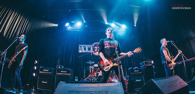 30 años de historia se hizo eco en la @LaTrastiendaMVD de la mano de <a href="/attaque77ok/">Attaque 77 Oficial</a> . Mirá fotos y crónica del show.
vivomontevideo.com/attaque-77-pas…