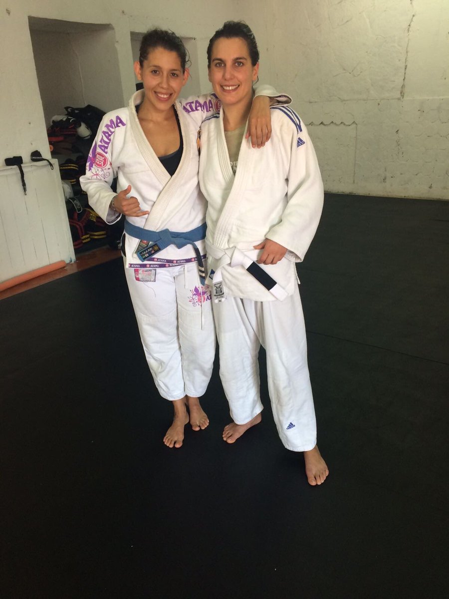 KarinaQLopez's tweet photo. Felicidad de viernes 💪🏼👊🏼
#jiujitsu4life #jiujitsu #novageraçao #chiapas #mma 
Ya quiero que sea lunes 😁😬 @BonebreakersNG @enriquefarrera1 https://t.co/uO6nSvHVcY
