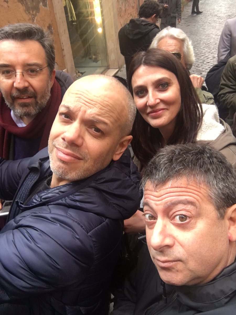 SalernoSal's tweet photo. Grazie a tutti, qui è lì. Grazie a @RaiTre e a @fandangoweb

È stato un anno fantastico. Viva #gazebo e restiamo Arturo. https://t.co/MhFnqlktU0