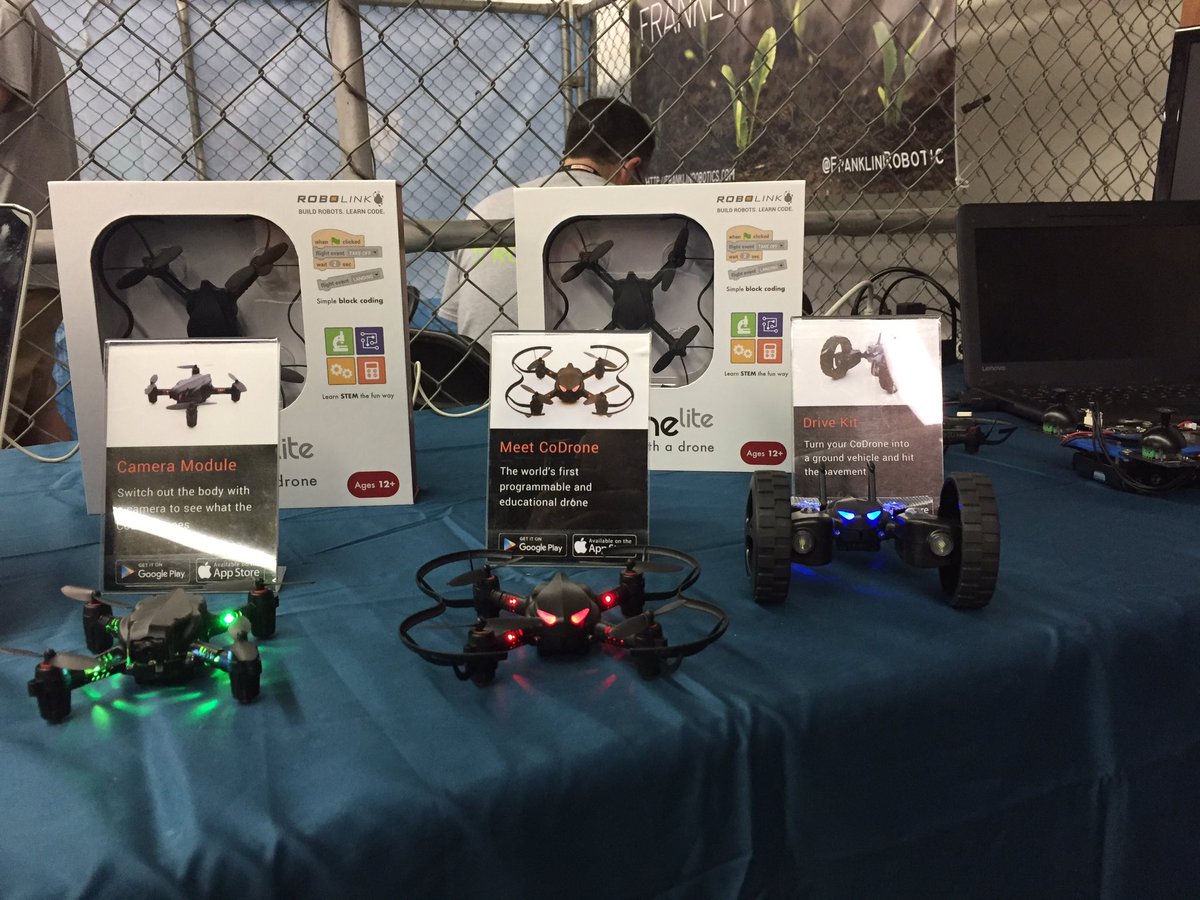 Robolinkinc's tweet photo. We're exhibiting now at #MakerFaire #BayArea! #maker #stem #robotics @makerfaire https://t.co/q37R75Pfn0
