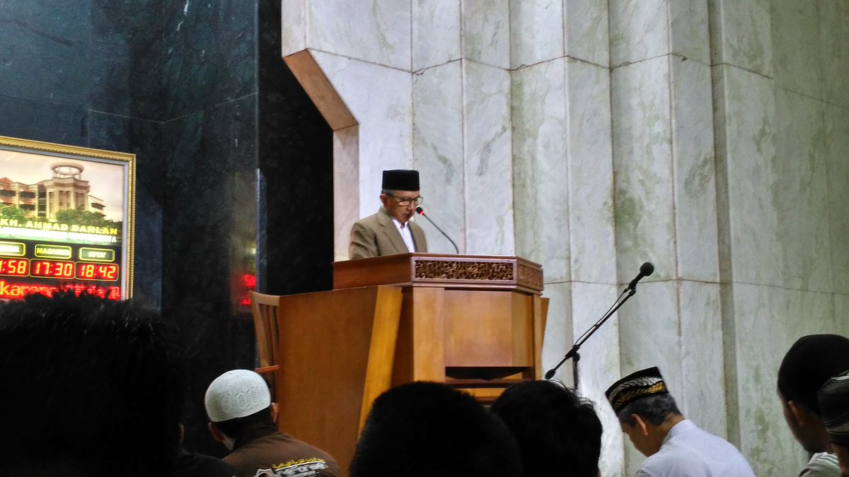 Shubuh Berjama'ah dan Kajian Sabtu Pagi ini (20/05/17) bersama Ust. Drs. H. A. Dahlan Rais, M.Hum (Ketua Pimp. Pusat Muhammadiyah) <a href="/UMYogya/">UMY</a>