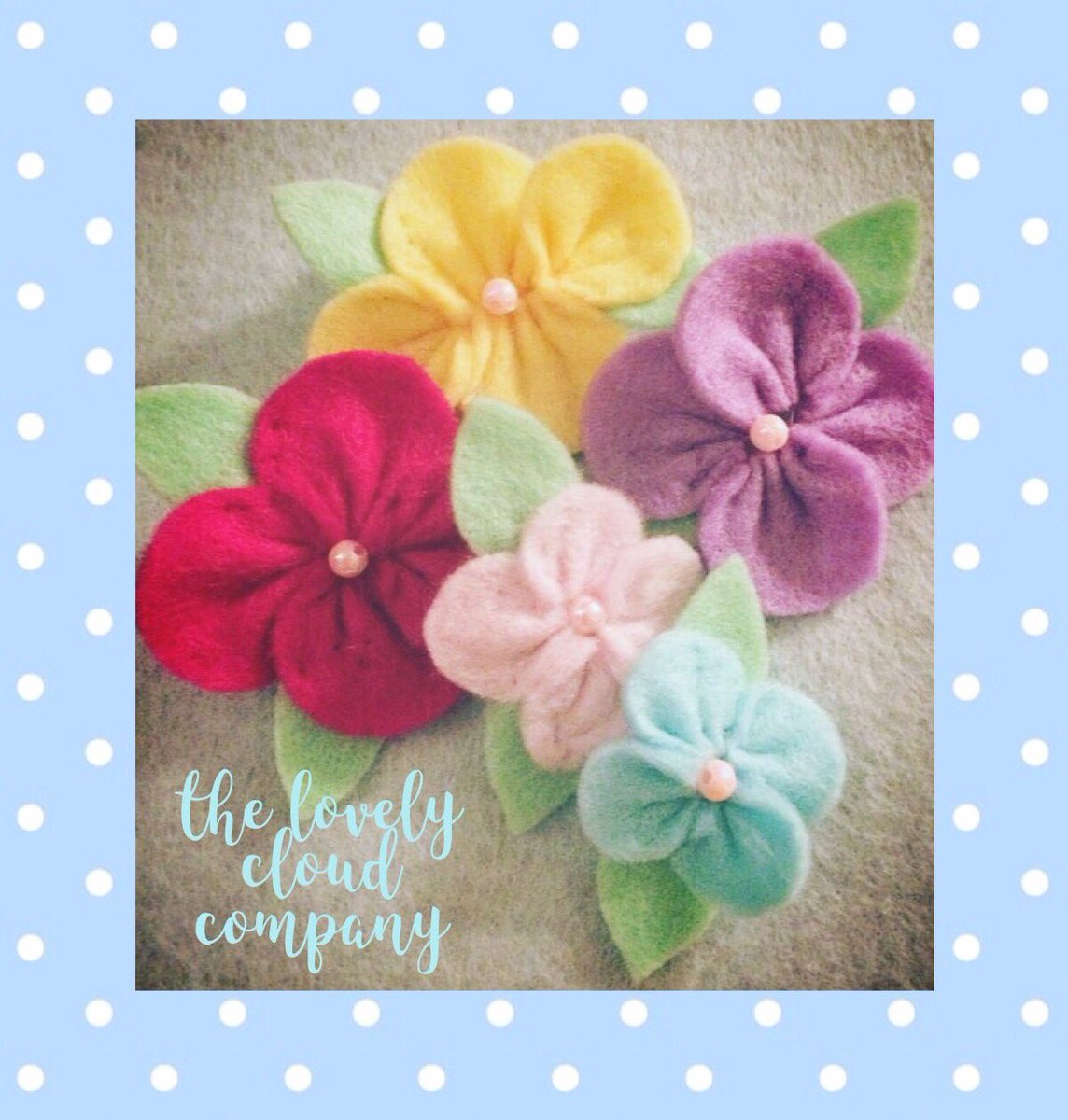 thelovelycloud1's tweet photo. ☁️🌸☁️🌼☁️🌸☁️🌼☁️🌸☁️ Hand sewn felt flowers with pearlescent pink beads 😍 https://t.co/HVlCNAxPHF
