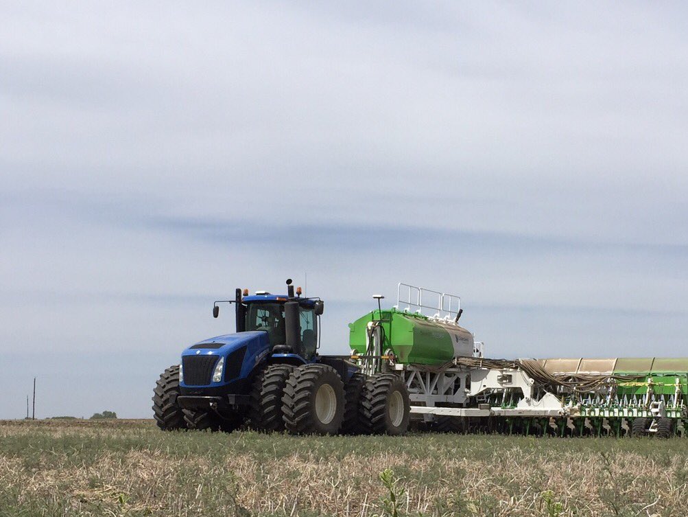 SmartSeeder's tweet image. Clean Seed #smartseeder running more corn planting trials in Southern Saskatchewan.  #superiorfurrow #evendistribution #plant17 @RMEHQ