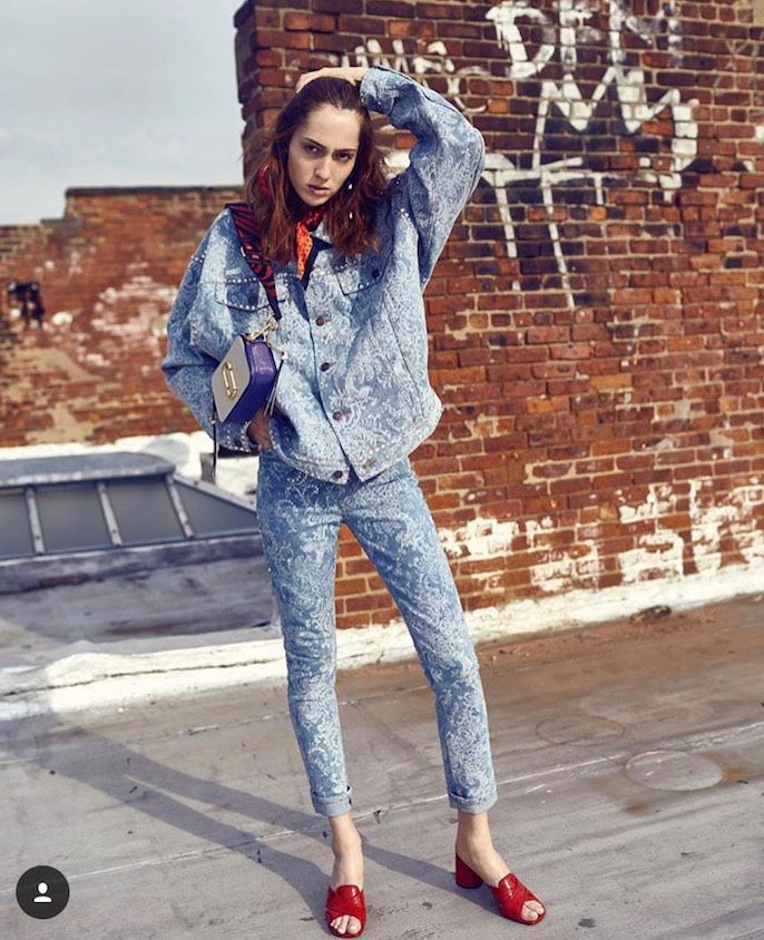 glittermagazine's tweet image. .@MarcJacobs just launched his #summer line and you’re going to be obsessed with it. #DenimDaze buff.ly/2rkuMtd