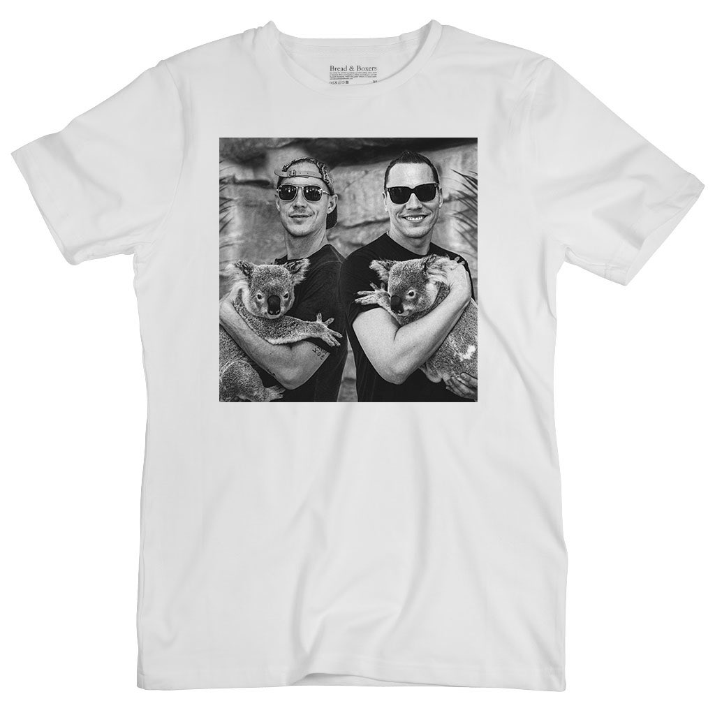 😎😎 love it! RT @maddecent: i was really inspired by this photo so i put it on a shirt @diplo @tiesto https://t.co/LgvRzlplnn