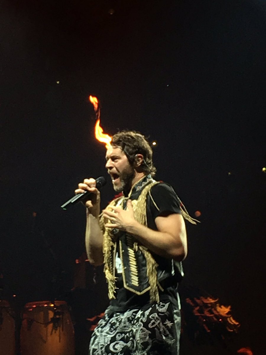 76henri's tweet photo. @HowardDonald you were on fire tonight 👍🏻😜 #WonderlandLive #takethat https://t.co/157wlE2vK7