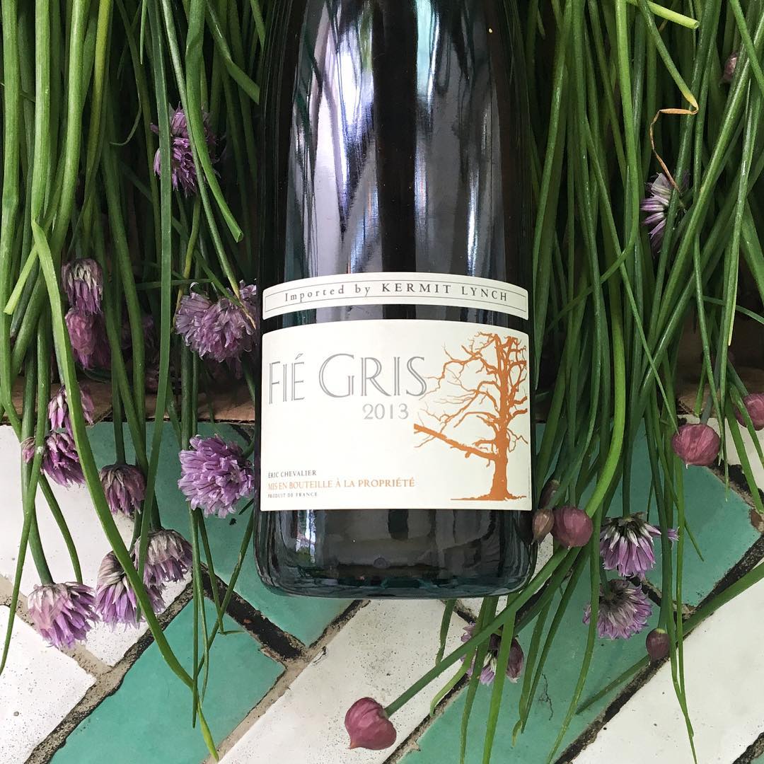 #spring means time to try some bright &amp; light Eric Chevalier Fié Gris with your happy hour oysters 5-6PM every day! instagram.com/p/BUQMwy8hZxh