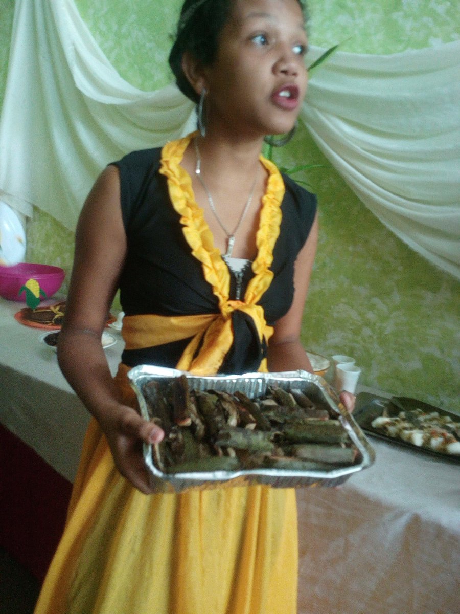 leoXXV's tweet photo. Muestra #Gastronómica #Afrodescendiente #UEPíoTamayo, #Cafunga, #Platanodulce, enriquecen el acervo @luzsala1 @AnaGPinto1 @bintercultura https://t.co/NvFyDdyZVK