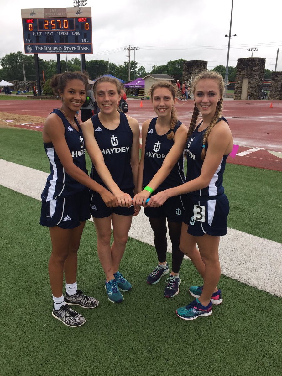 4x400 relay of Darian, Gabi, Kyra &amp; Preston takes 4th at regionals to qualify for state!! <a href="/Darian2u/">Darian Hillebert</a> <a href="/gymnastmoore11/">Gabi Moore</a> <a href="/kyrabauer2/">Kyra</a> <a href="/pressy_jona/">Preston Gillum</a>