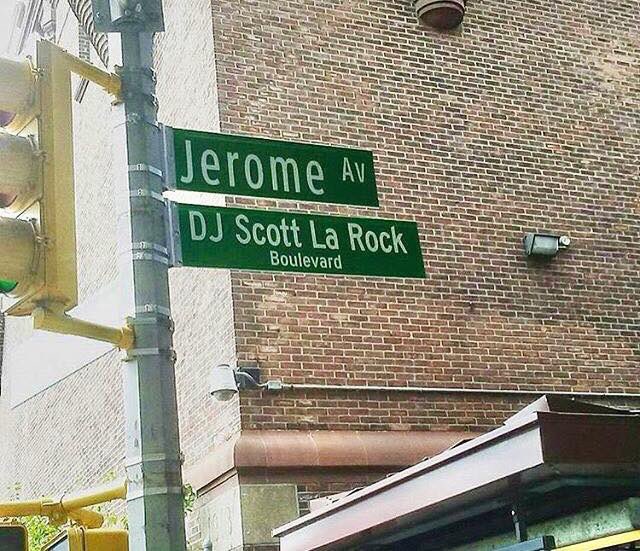BridgeBklyn's tweet photo. How dope is that? They gave Scott La Rock a street sign in the bronx! Rest In Peace to a real one! If you knew him you know what I mean! https://t.co/krau7Jmw2G