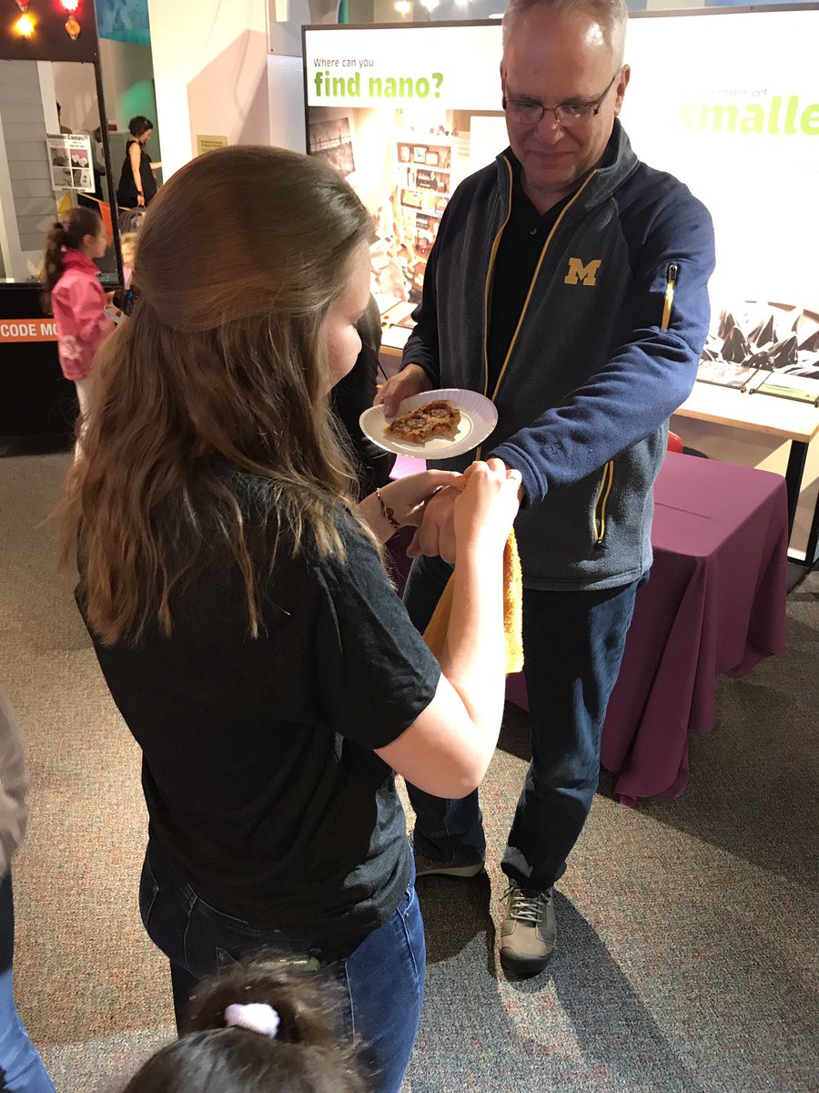 DesaiAccelerate's tweet photo. @menloprez of @menloinnovation getting in on the tattooing fun at #TechTwilight Come join the fun @aahandsonmuseum - here until 9:30 pm! https://t.co/BsrImLpbzH