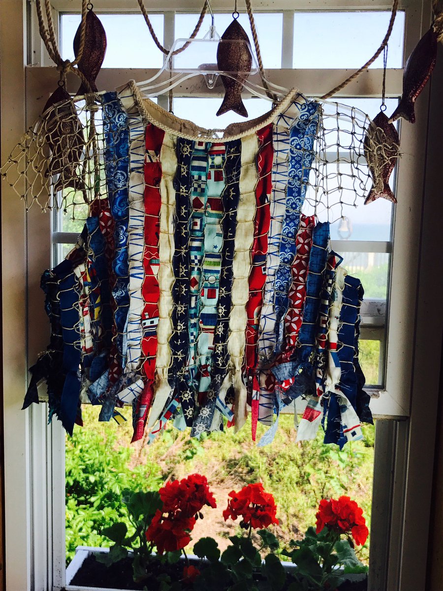 Drift_onisland's tweet photo. Who is ready for a summer of fun? Crop top and short shorts and you're good to go in this Drift On Island crop top. #couture #style #trend https://t.co/UcnVXTZKyu