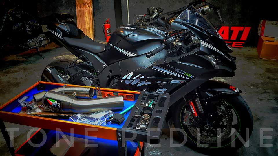 TRL_CARBON's tweet photo. #ZX10RR
#ToneRedLine
#AustinRacing
#GP1RR
#MotoClub https://t.co/s2bIIJy12X