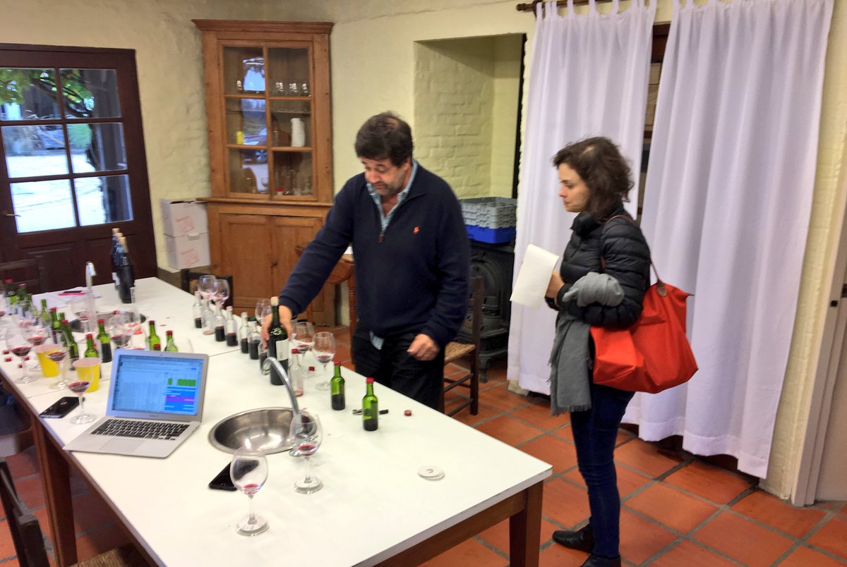 Tarde 🌧 ideal para probar 🍷🍷🍷Gracias <a href="/isabelleml/">Isabelle Moreira Lima</a> por visitarnos! cc <a href="/FamiliaDeicas/">Familia Deicas</a> <a href="/EstadaoPaladar/">Paladar</a> <a href="/Estadao/">Estadão 🗞️</a> <a href="/todovinobr/">TodoVino</a> <a href="/winesofuruguay/">Wines of Uruguay</a>