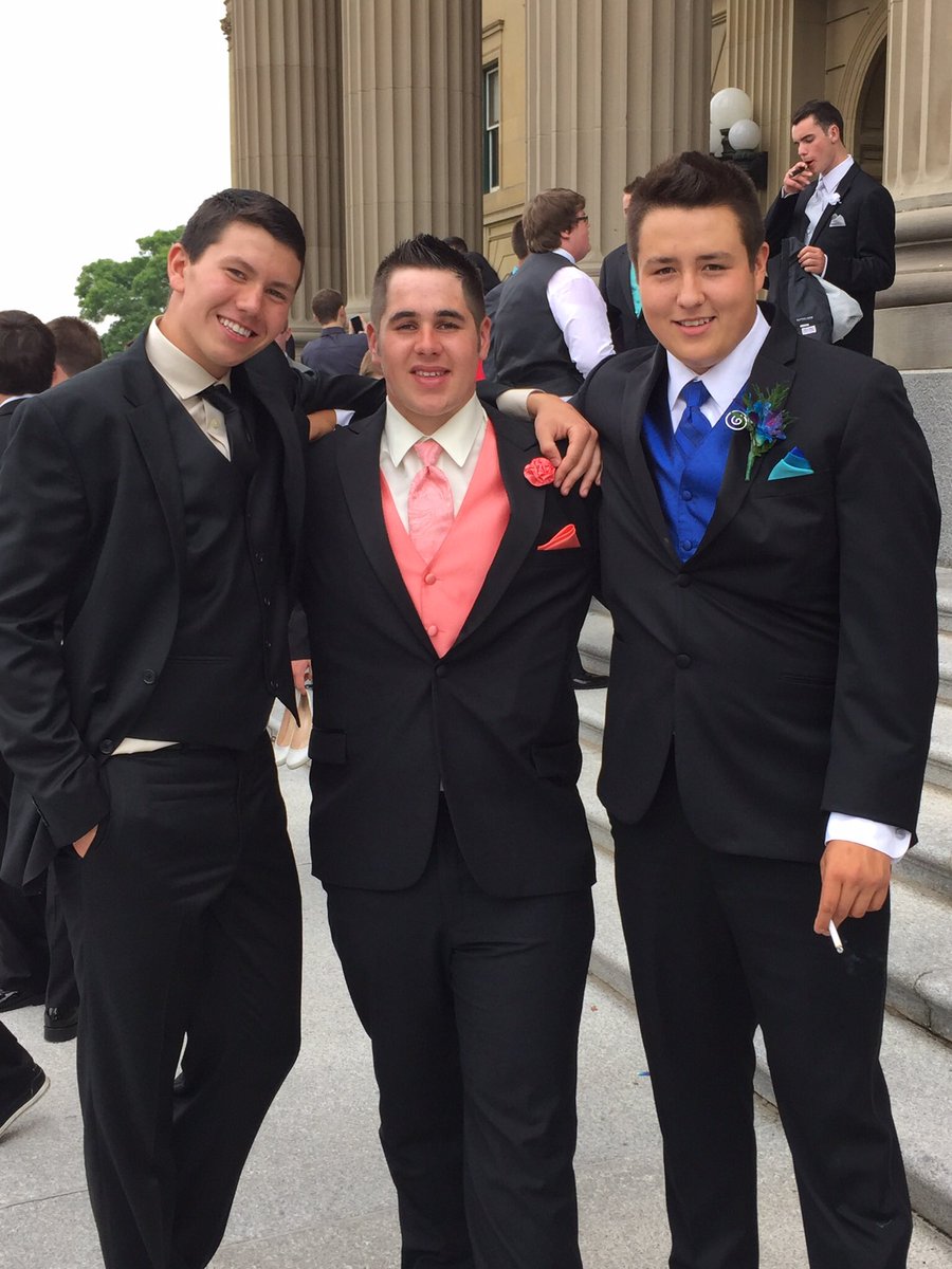 kurt_potter4's tweet photo. #GRAD2015 https://t.co/B1zm2AmdZC