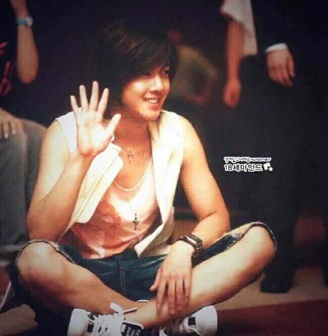 AselWas2's tweet photo. @gilkamiranda1 @Findhoem @givenchy62 @rida_love66 @ss501khj860606 @angee323818 @dramarielena @nancysu666 @France501 Happy time my sweetie miss you 😊I hop your day full of smiles 😉 have fun today https://t.co/s8B3HJWqTf