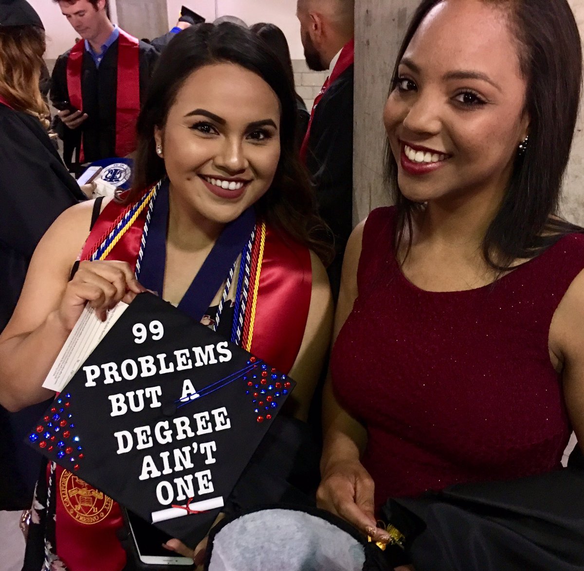 TomUribes's tweet image. It's all about the #CollegeofScienceandMath grads @Fresno_State Commencement now @savemartcenter! #FresnoStateGrad #Classof2017