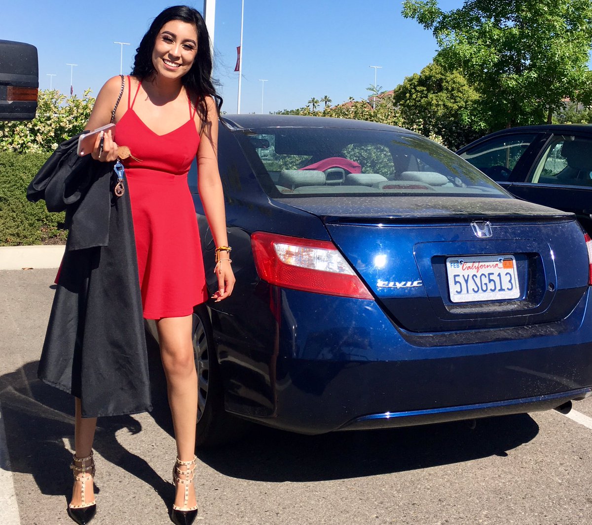 TomUribes's tweet image. It's all about the #CollegeofScienceandMath grads @Fresno_State Commencement now @savemartcenter! #FresnoStateGrad #Classof2017