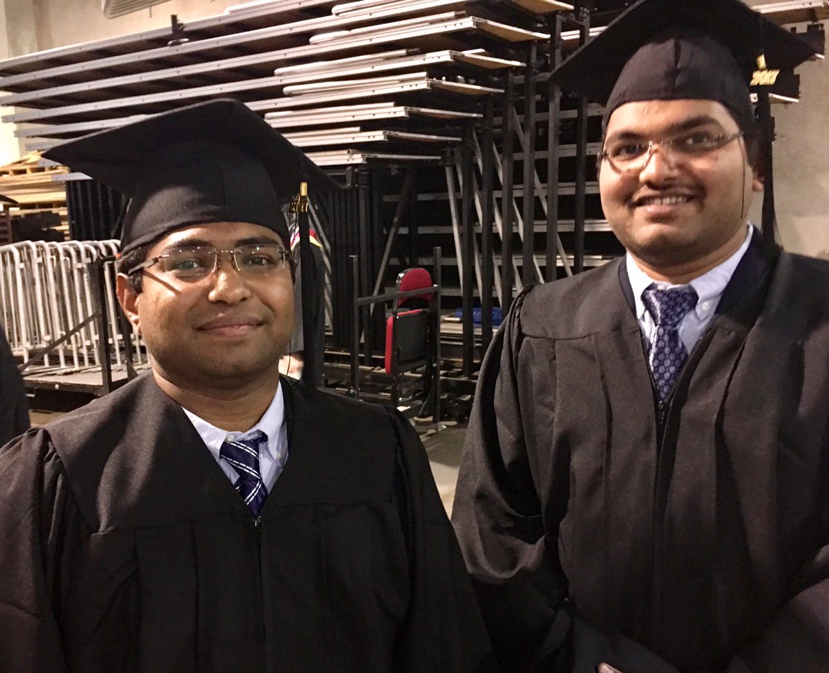 TomUribes's tweet image. It's all about the #CollegeofScienceandMath grads @Fresno_State Commencement now @savemartcenter! #FresnoStateGrad #Classof2017