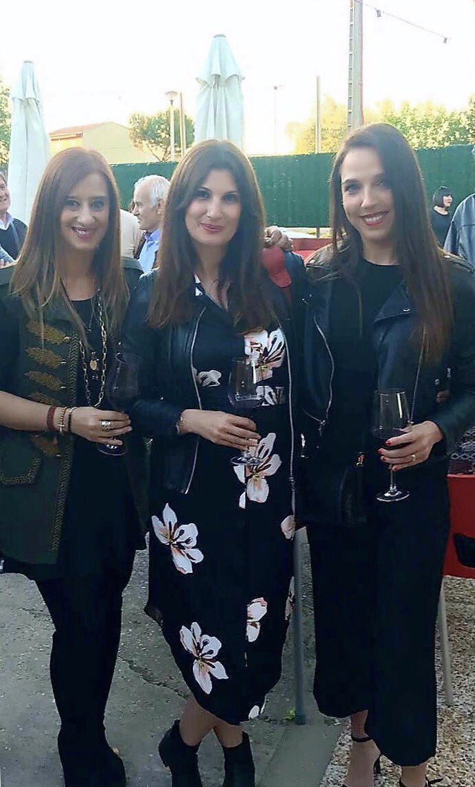 vayalechazo's tweet photo. Amigas lechazas ! Las mejores @ruelolita @mariajobygastro #inauguracionbraseria https://t.co/wQpUT5ABqv