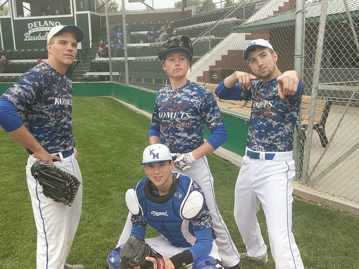 KoMetBaseball's tweet photo. #SquadGoals https://t.co/UVUQ8p23ZZ