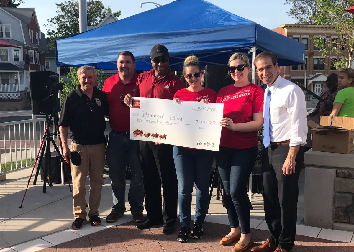 LukeBronin's tweet photo. Beautiful night for #InternationalHartford's #OneWorldMarket at the Parkville @ctfastrak - and thanks @WellsFargo for your support! https://t.co/iEZETpiXSW
