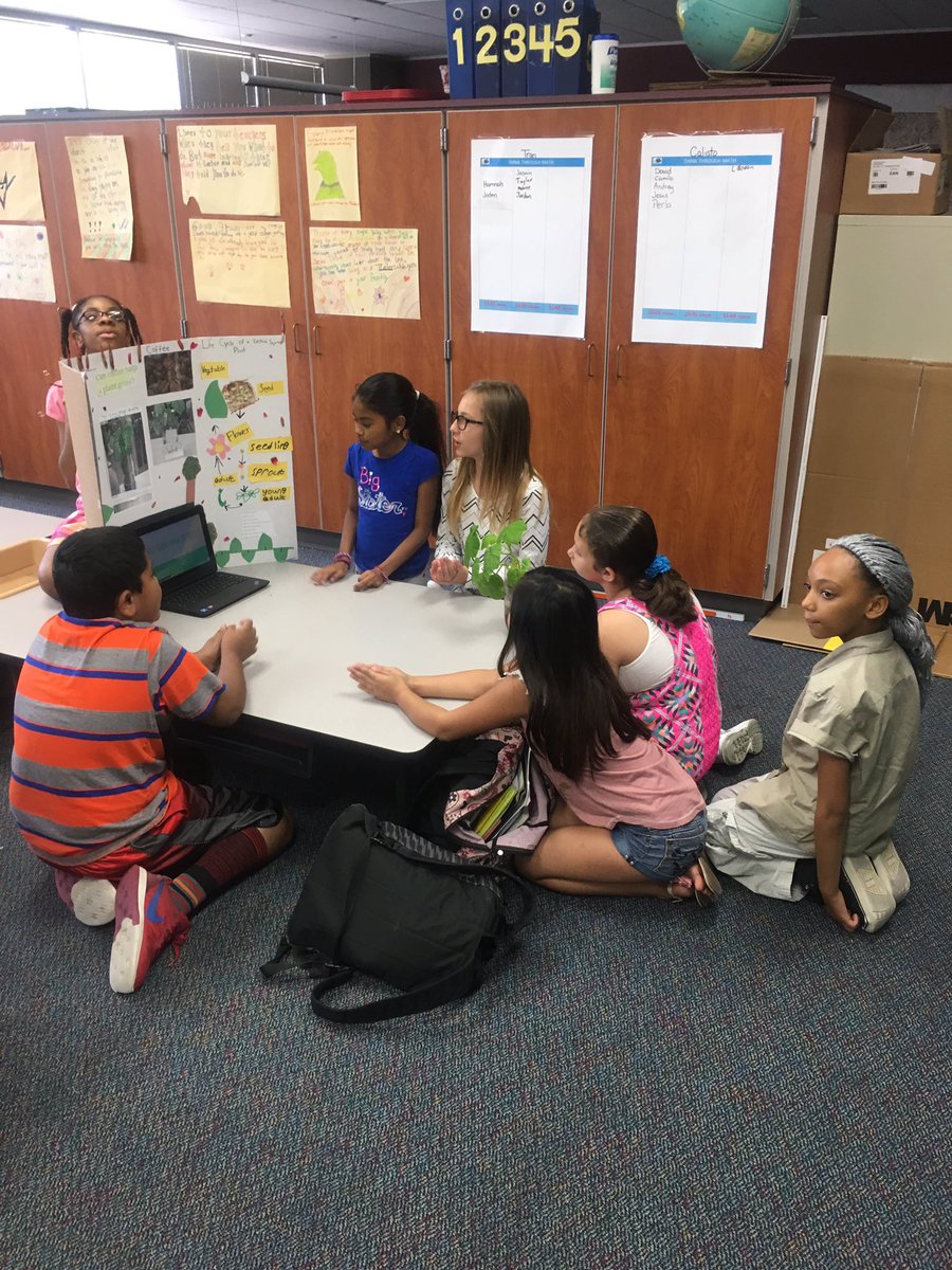 ChrisrinaT's tweet photo. Successful science fair! @danishCFISD #buildinggenius https://t.co/oMWJrozneP