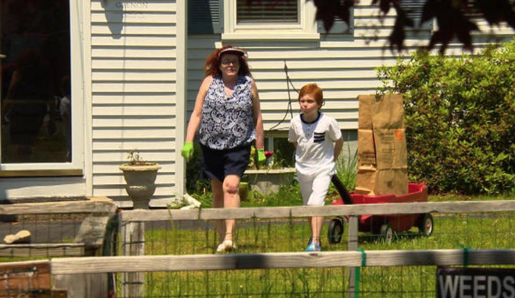 CBSNews's tweet image. Doctor's note for sunscreen at school? Some states push to change the law cbsn.ws/2qGtG8e