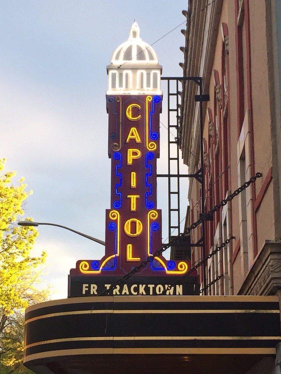 CapCityMarathon's tweet photo. .@AlexiPappas: #Olympia,WA loved @TracktownMovie! https://t.co/dT9RCRkYWO