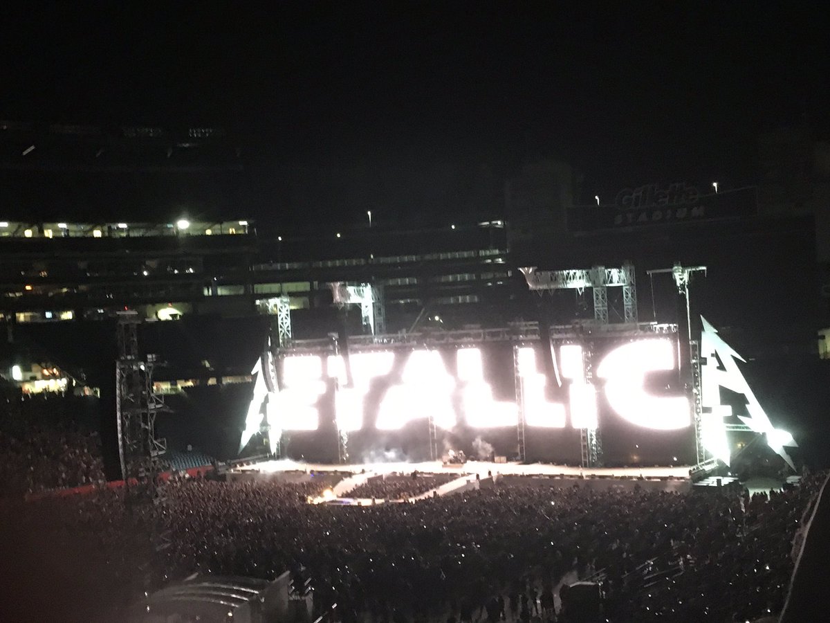 tracyars's tweet image. Amazing concert