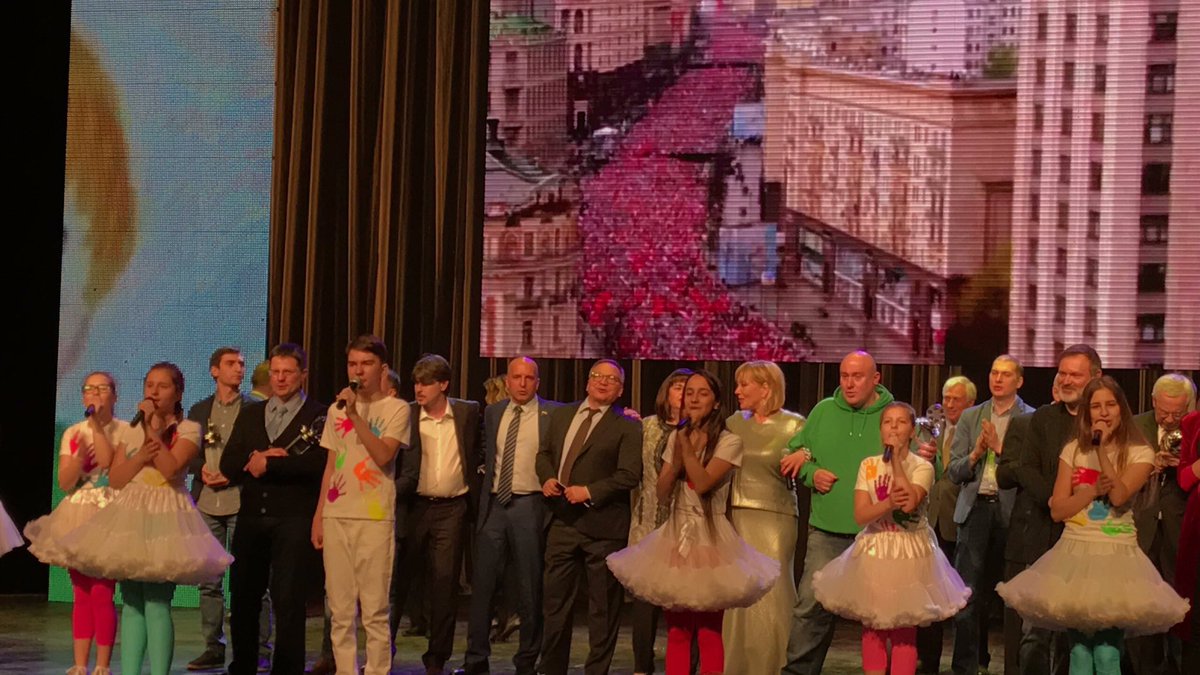 NikolaZemtsov's tweet image. Первое вручение премии #ТЭФИ - #БессмертныйПолк прошло в четверг в Центральном академическом театре Российской Армии. @polkrussia