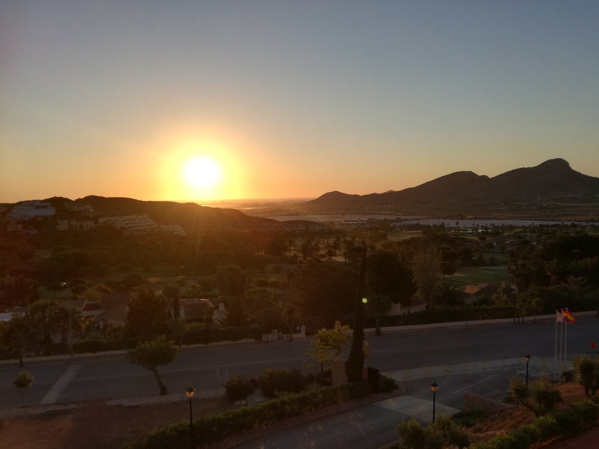 Good morning from La Manga, looking forward to today's games <a href="/WansteadCCWomen/">Wanstead CC Women</a> @IckenhamLadiesC #thesegirlscan #cricket #nohangovershere