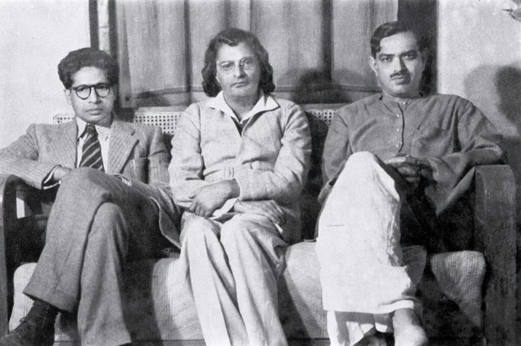 ismailwafa_'s tweet photo. #HarivanshRaiBachchan, #SumitraNandanPant &amp; #RamdhariSinghDinkar

Pant 1st Hindi poet to get #JnanpithAward, he named Amitabh to @SrBachchan https://t.co/0Wk89gsBZL