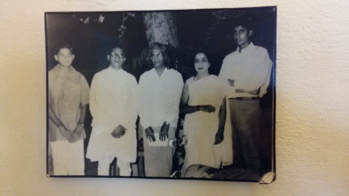 ismailwafa_'s tweet photo. #HarivanshRaiBachchan, #SumitraNandanPant &amp; #RamdhariSinghDinkar

Pant 1st Hindi poet to get #JnanpithAward, he named Amitabh to @SrBachchan https://t.co/0Wk89gsBZL