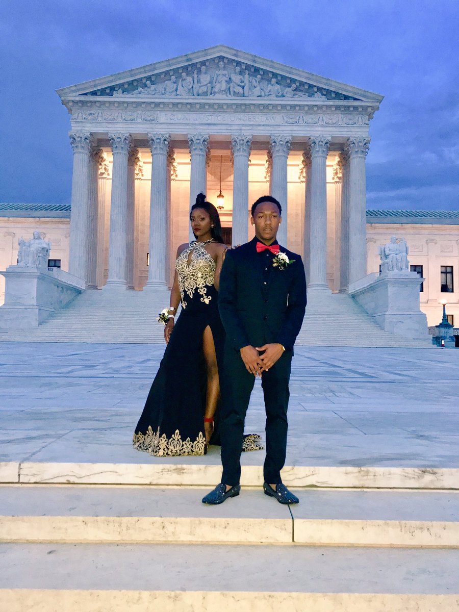 _HerNameDaJ_'s tweet photo. Just a lil something b4 y'all forget that Suitland did that #SuitlandMaySlay17 #MaySlay❤️ with @YBNACE ❤️💕 https://t.co/qIFji6iHJz