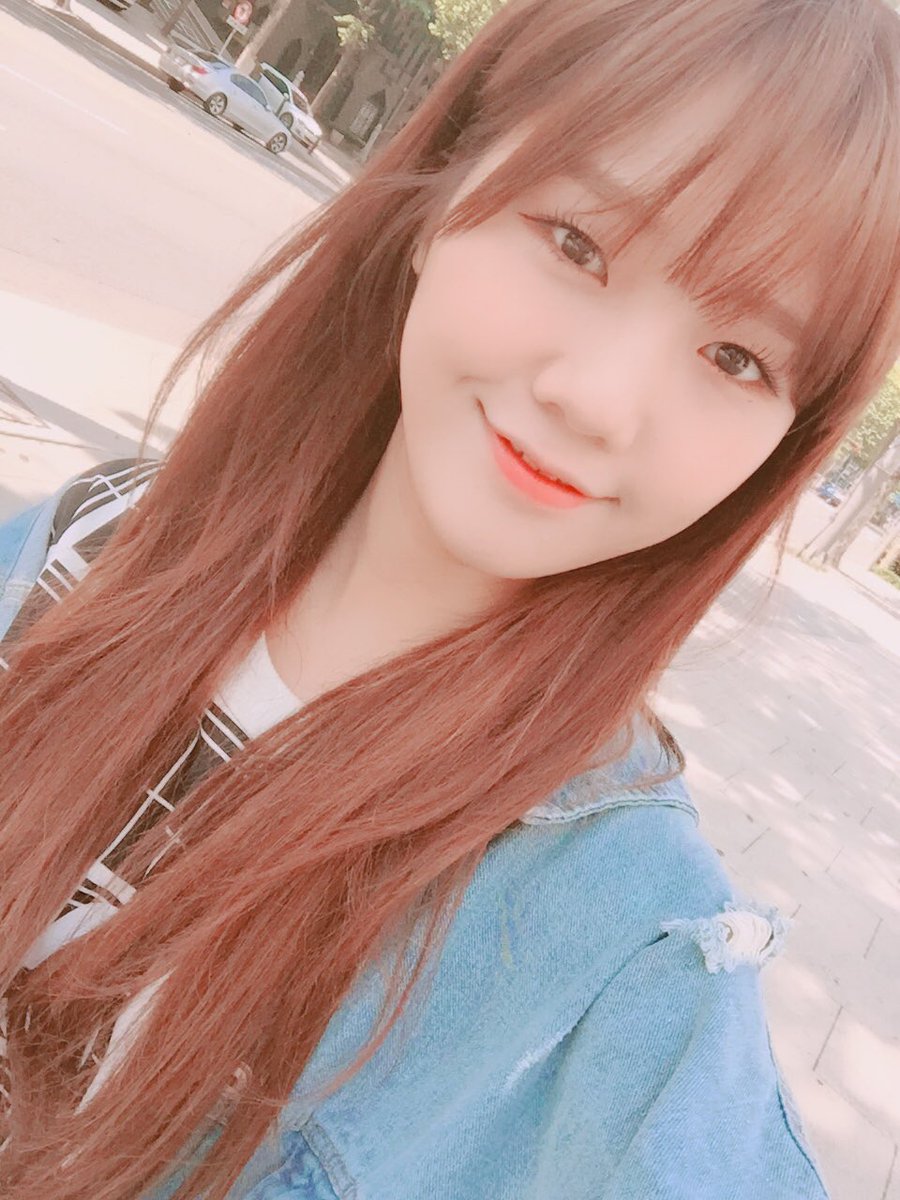 OMG_members's tweet photo. #밈 #쨍쨍 #날씨 #굳굳 #산췍

오늘 날씨 너무나 좋은 것..
다들 열심히 산책 해엽
ㅎㅎ힣 https://t.co/IBbczHbT4z