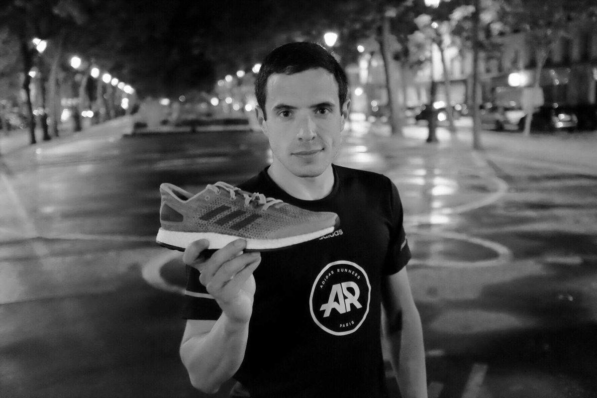 AR_Republique's tweet photo. Petit retour en arrière sur l'état du relai à minuit : des sourires et des pauses #whyIRunRepublique #pureBOOST DPR https://t.co/meE4PCWilT