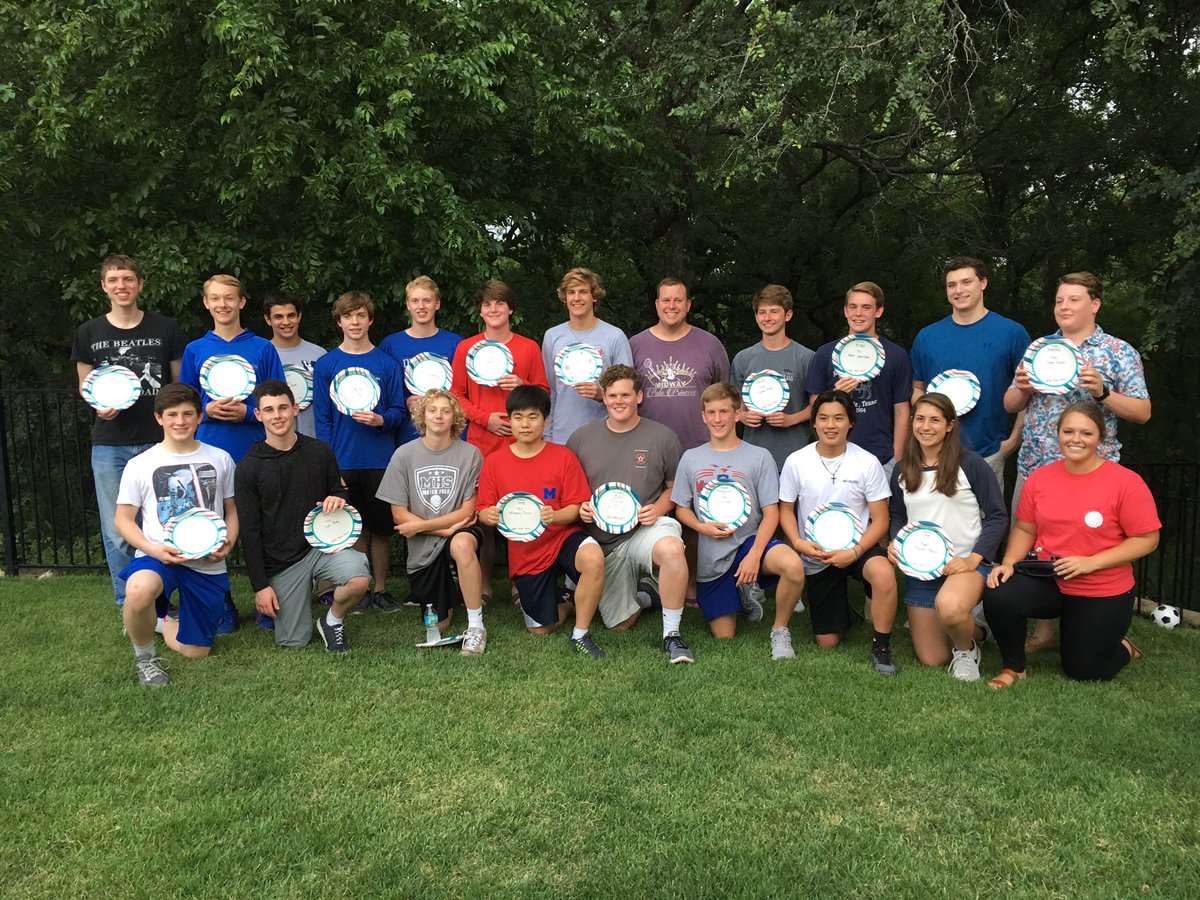 Coach_Marlin's tweet photo. Awesome time tonight celebrating the season with these guys. Congrats to @chriskazanas &amp; @10lebig10_mark, our captains for 2018!
#MHSPolo https://t.co/nw1HyZp1bi