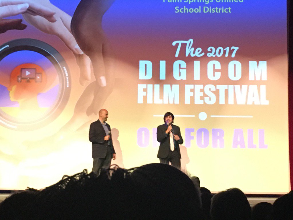 sit2much's tweet image. #digicomlearning