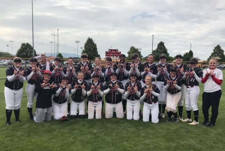 RED RIOT! tweet media