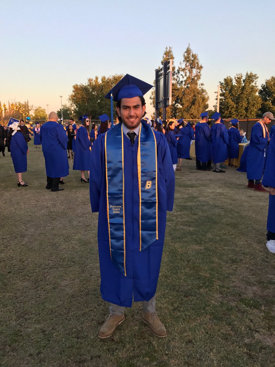 EvansvilleAD's tweet photo. CSUB Student-Athletes. #CSUB2017 https://t.co/rcAVdKLnqJ
